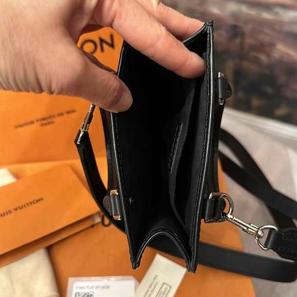 Authentic Louis Vuitton P. Sac Plat Epi Noir - Picture 9 of 17